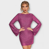 Vestido sin espalda con brillos y mangas largas