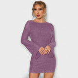 Vestido sin espalda con brillos y mangas largas